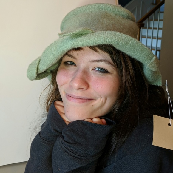 NWT Artisan Wool Hat One Of A Kind Sage Green - Picture 2 of 7